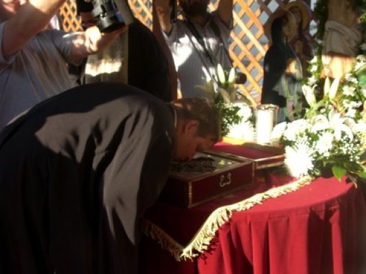 O părticică din lemnul sfintei cruci a Mântuitorului a fost adusă la Constanţa